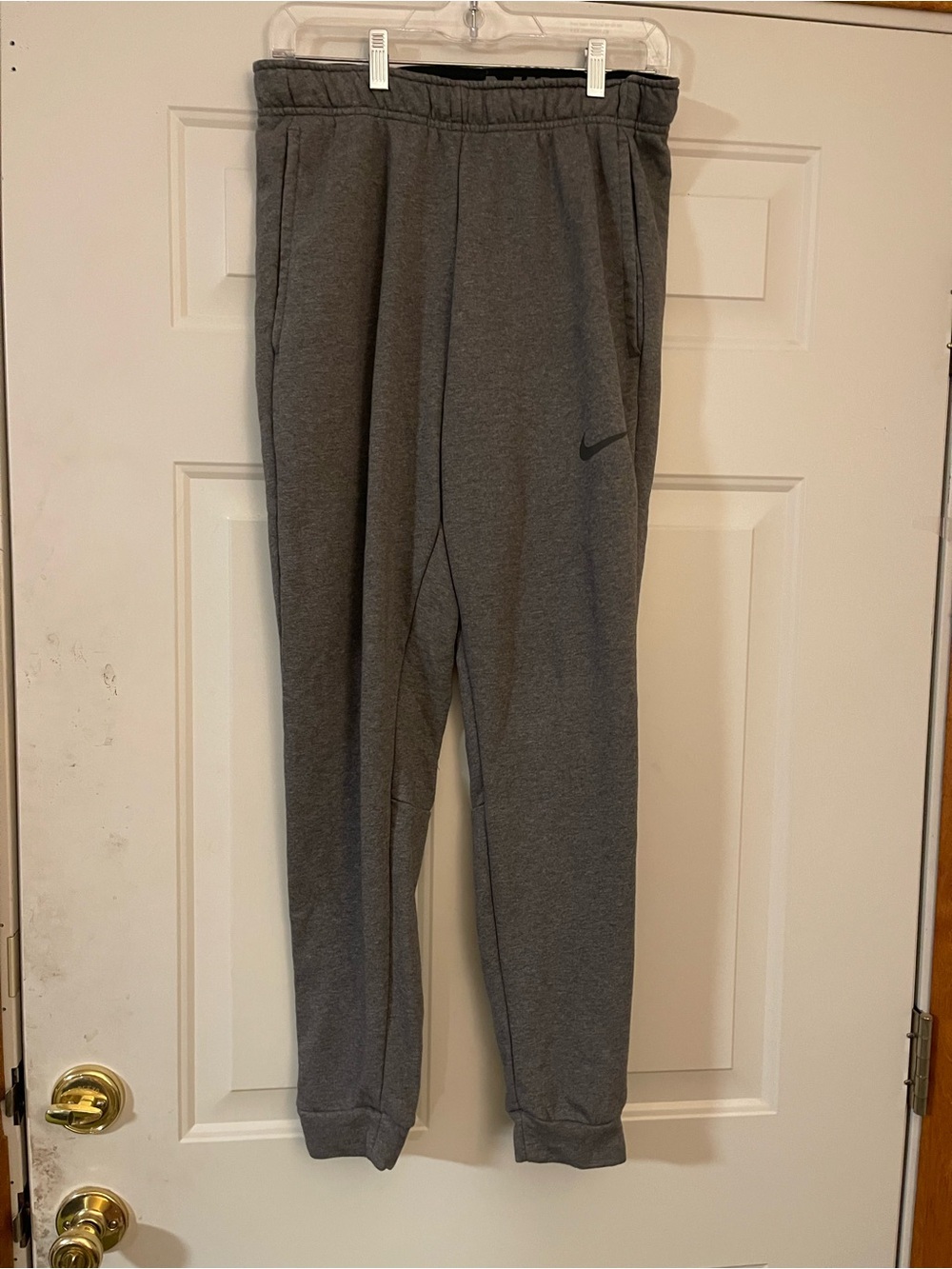 Nike Dri-FIT Men’s Gray Jogger Pants Size S Elastic Waist Drawstring